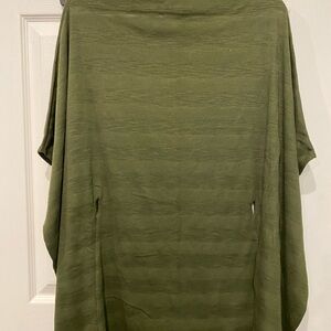 GUC Venus Olive Green Knit Poncho
